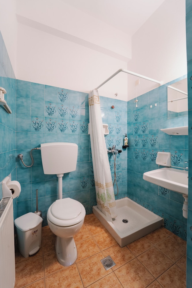 Basic Double or Twin Room photo 2