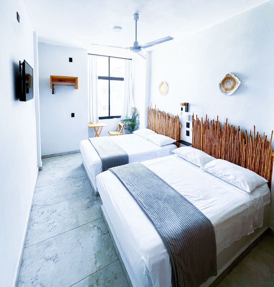 Basic Double Room, 2 Double Beds photo 1