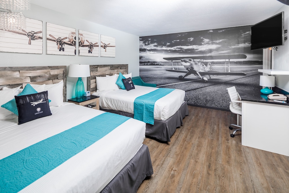 Room, 2 Queen Beds, Kitchenette - Photo 1