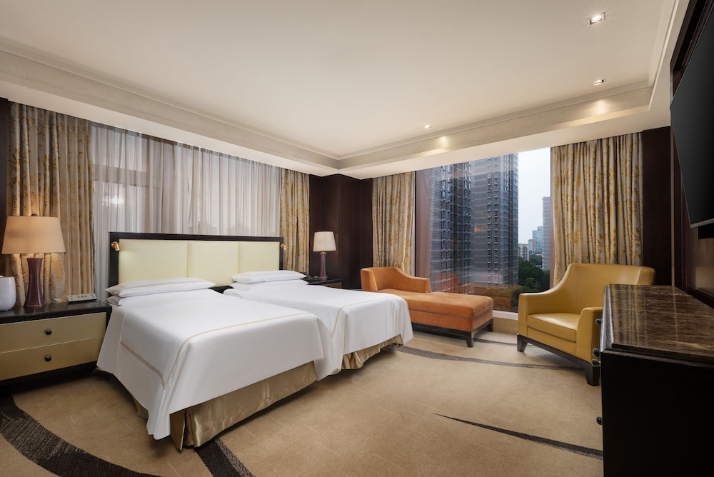 Signature Suite Hollywood Twin (Gold Lounge Access) photo 3