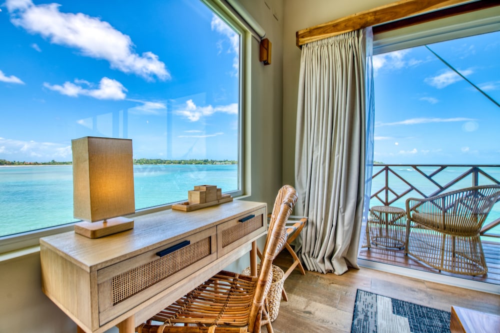 Oceanview King Suite - Photo 3