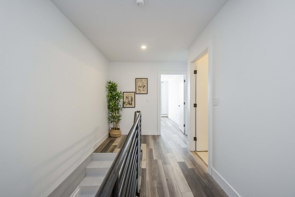 Luxurious 3 Bedroom Brand NEW Town House, 사진 41