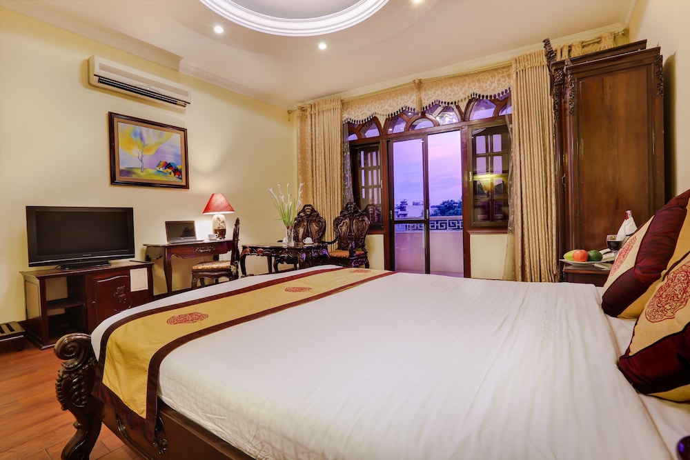 Deluxe Room, Balcony, City View