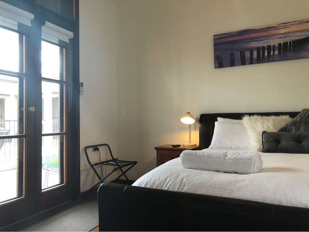 Deluxe Suite, 1 Bedroom, Ensuite, Hill View photo 1