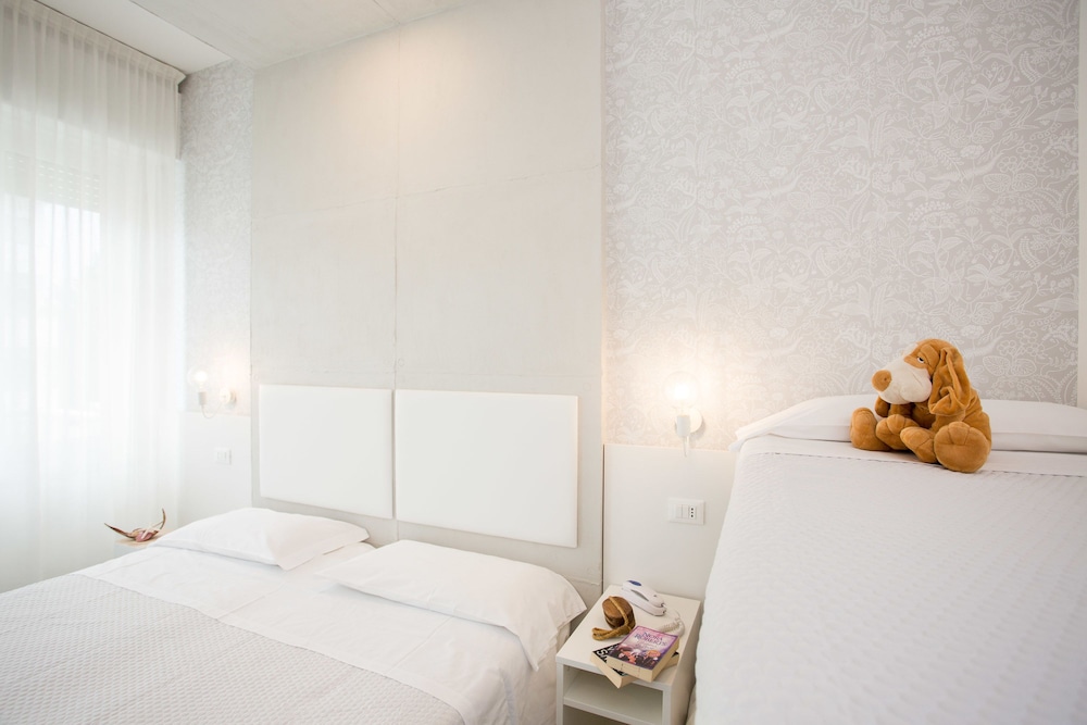Superior Quadruple Room photo 2
