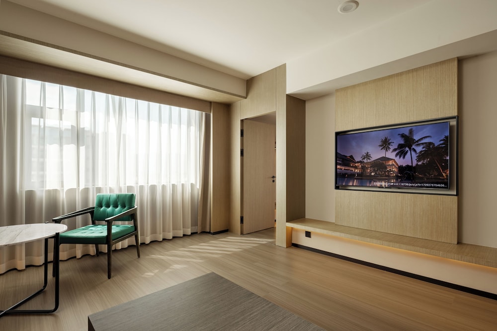 Family Suite, 2 Double Beds, City View photo 3