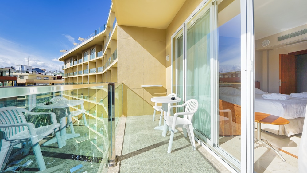 Standard Double Room (Spa access included) thumbnail 6