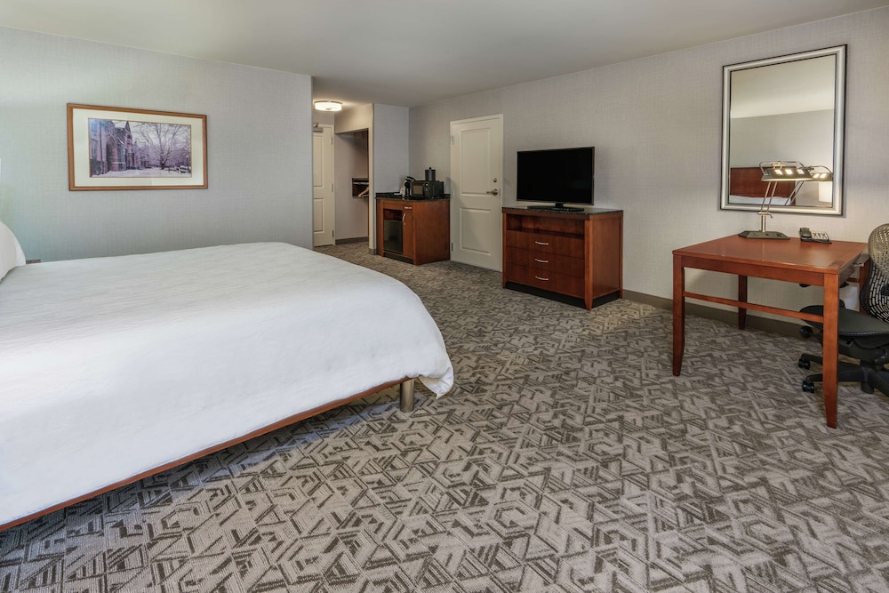 Room, 1 King Bed, Accessible (Roll-In Shower, Mobility & Hearing) - Photo 1