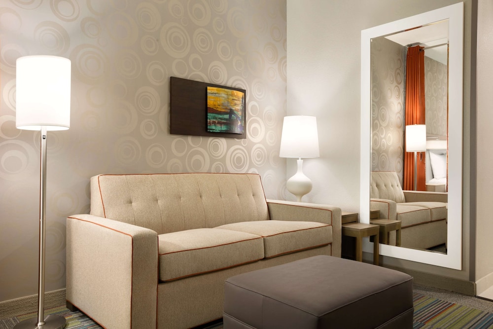 Suite, 1 King Bed, Accessible, Non Smoking