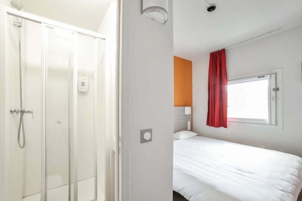 Standard Room, 2 Twin Beds photo 3