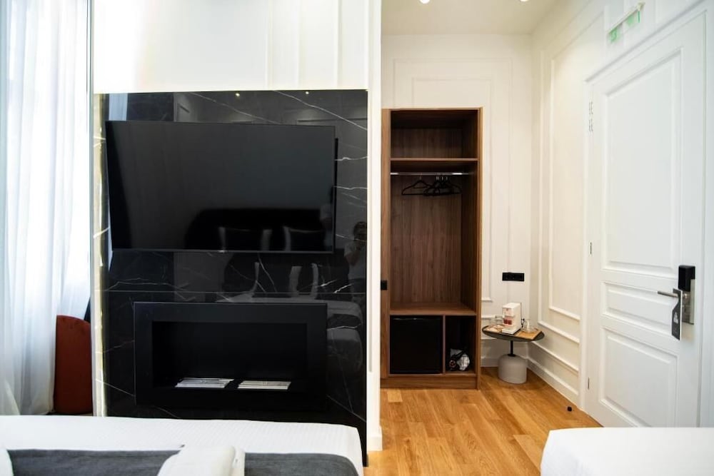 Icon Premium Suite with Balcony photo 1