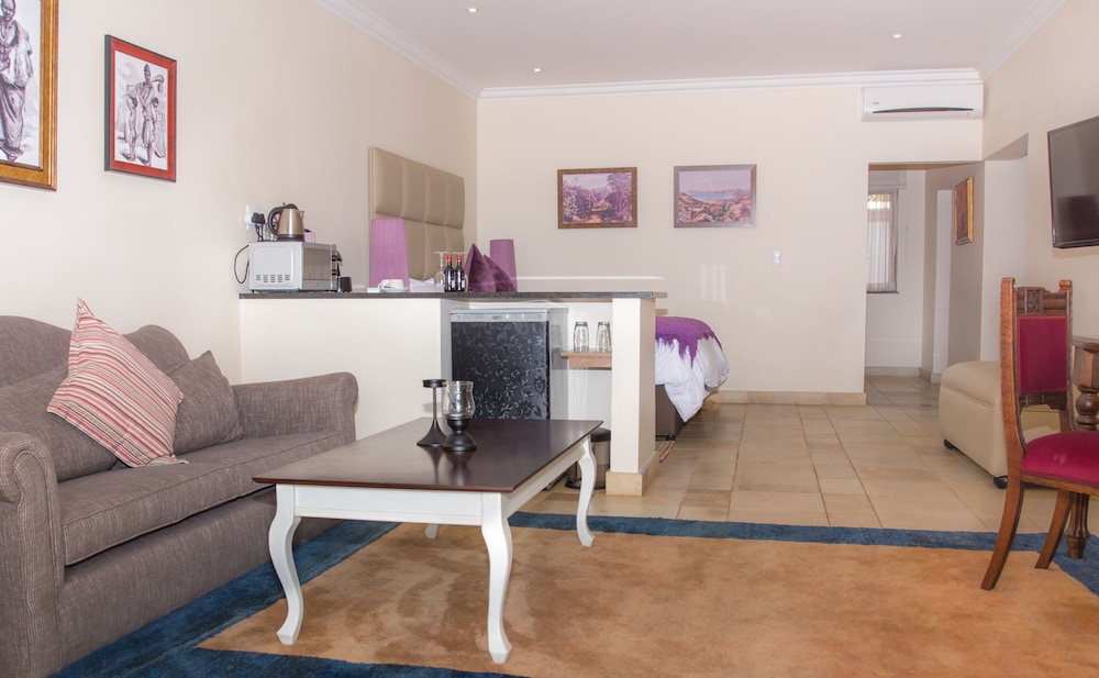 Deluxe Double Room, Pool View, Ground Floor