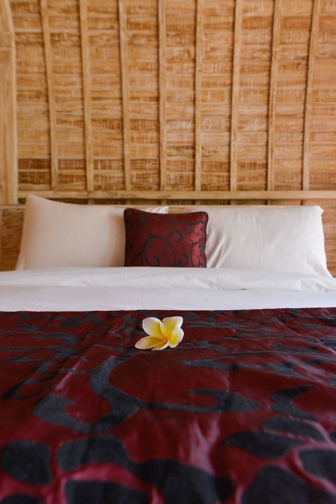 One Bedroom Bungalow with Pool View