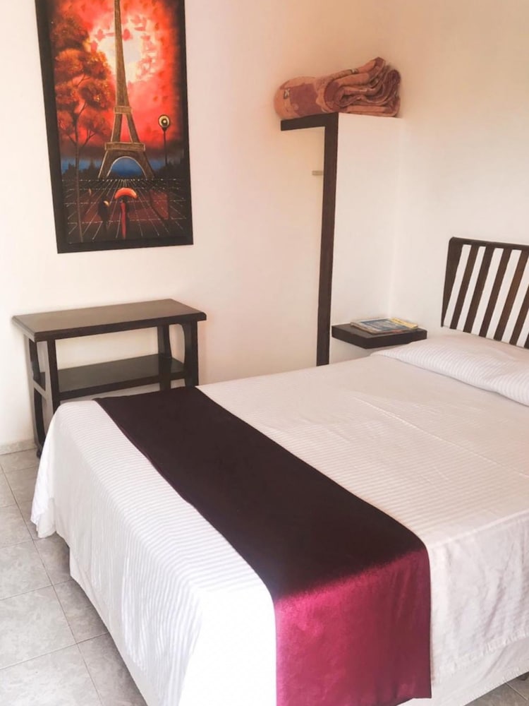 Basic Room, 1 Double Bed photo 3