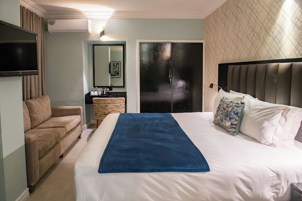 Standard Twin Room - Photo 15