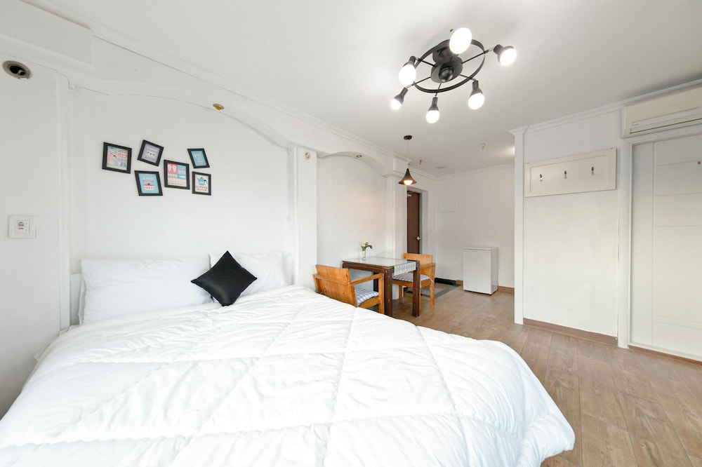 Basic Room, 1 Bedroom (Rosemary 203(Ocean View)) - Photo 10