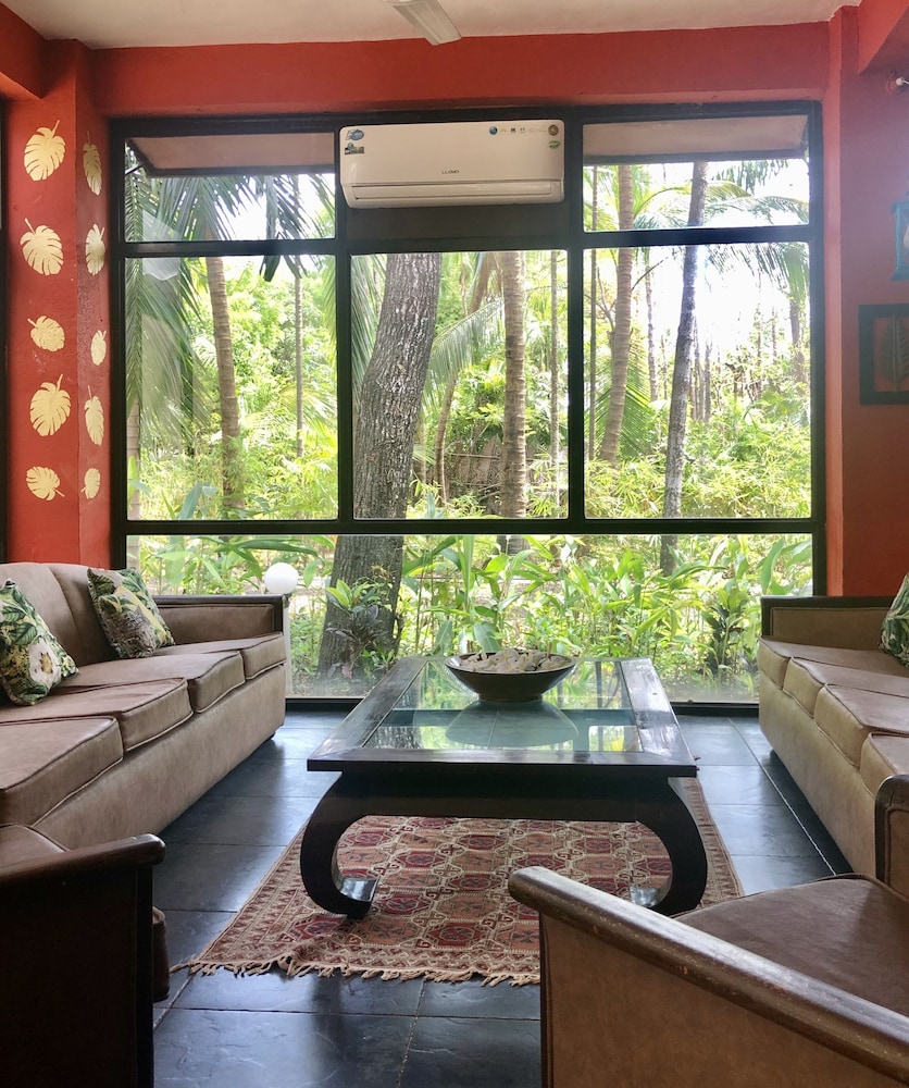 Royal Villa photo 2