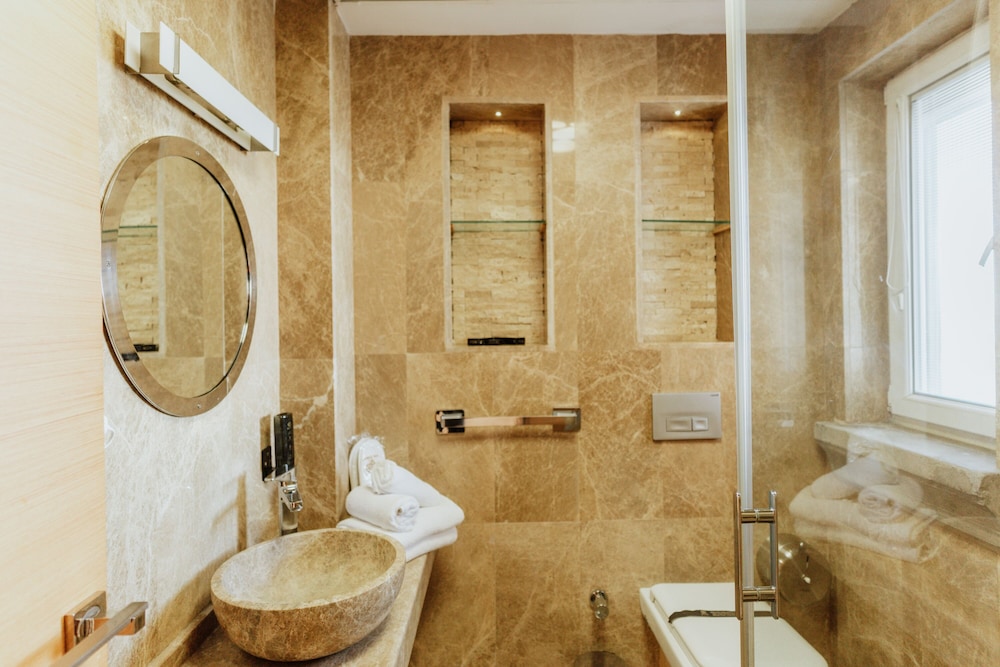 Deluxe Room, Multiple Beds, City View photo 3