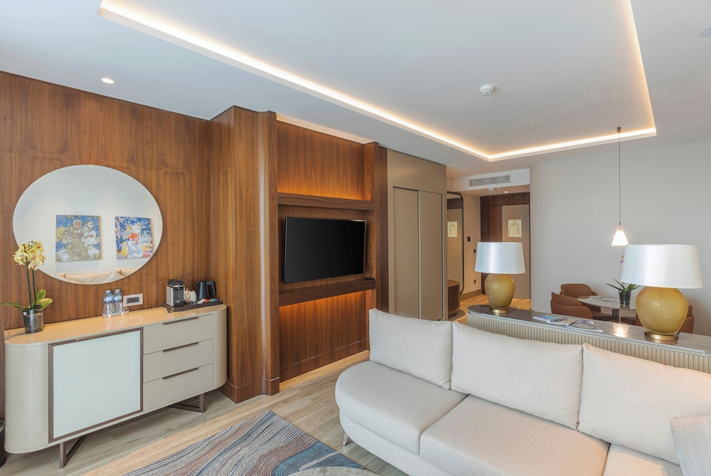 Suite - Photo 4