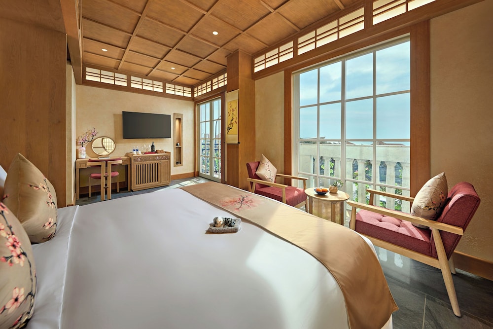 Sakuraoto, Cable Car & Fireworks View, 1 King Bed with Bathtub & Balcony