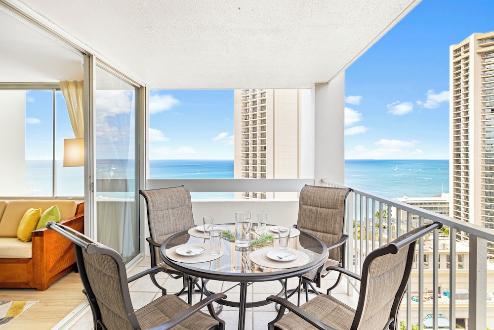 Pacific Monarch - 1 BR - Ocean & City Views: Romantic Suite, 1 Bedroom, Balcony, Ocean View (0103) photo