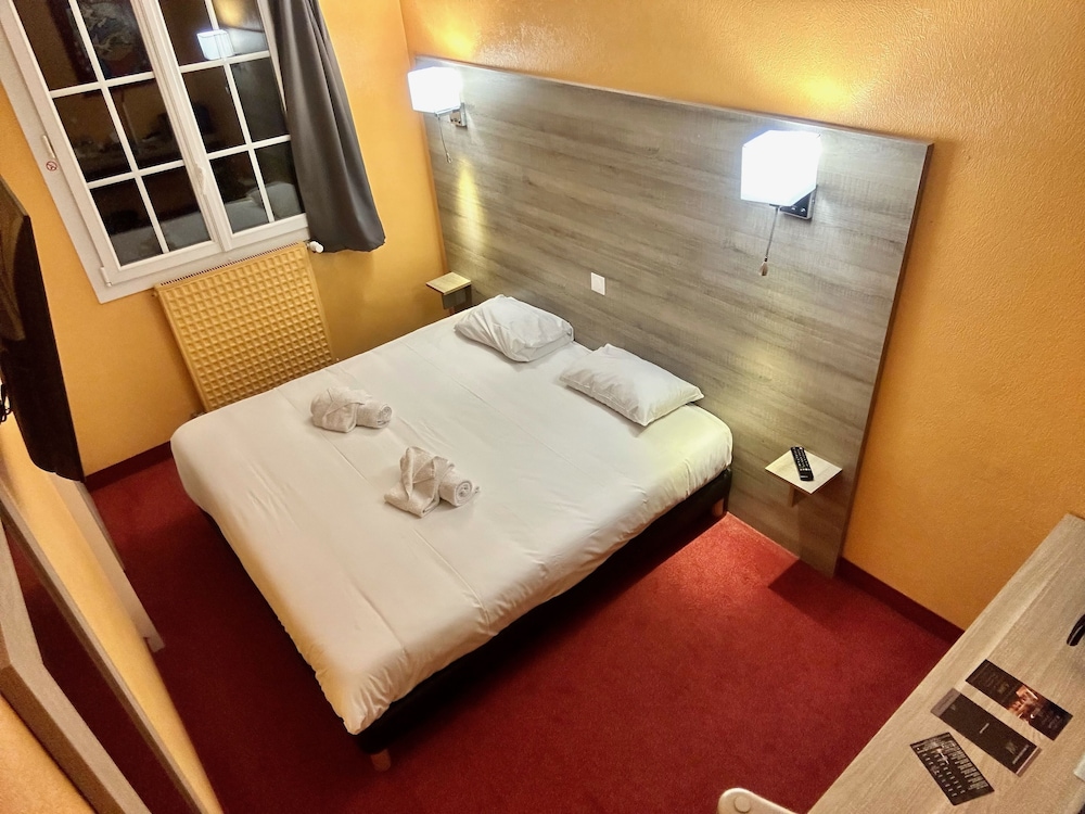 Economy Double Room, 1 King Bed, Non Smoking photo 1