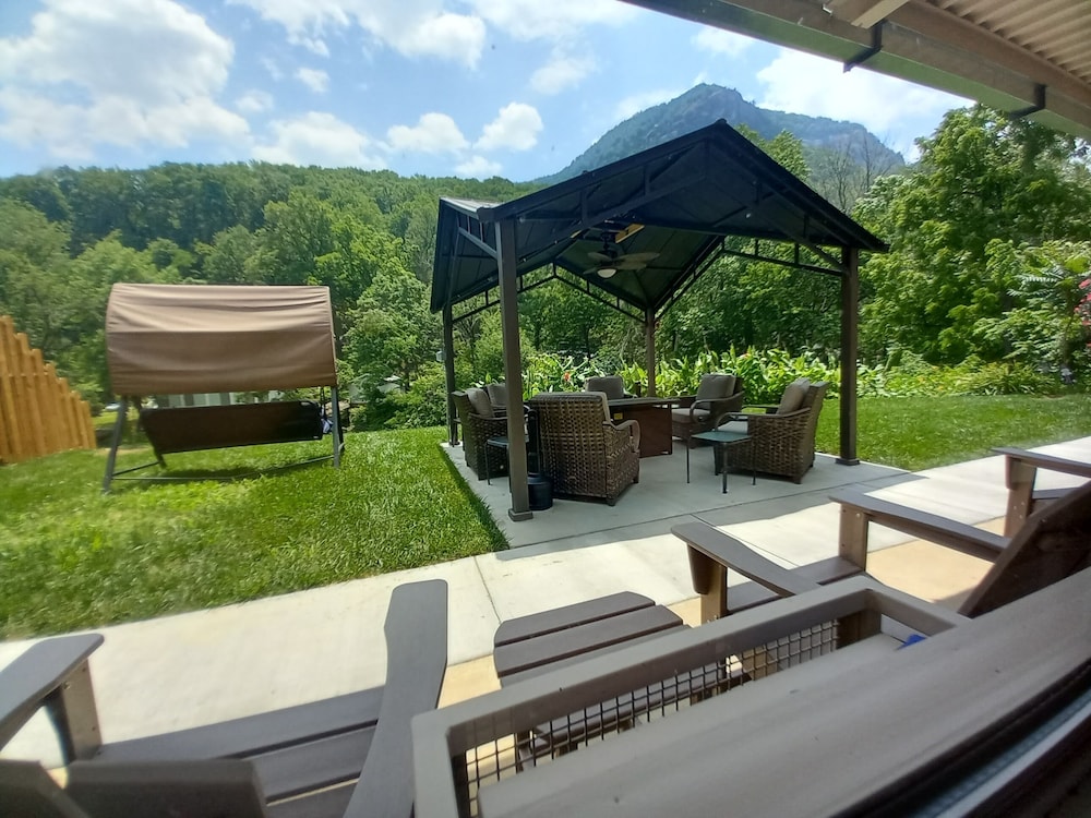 Deluxe Double Room, 2 Double Beds, Mountain View photo 3