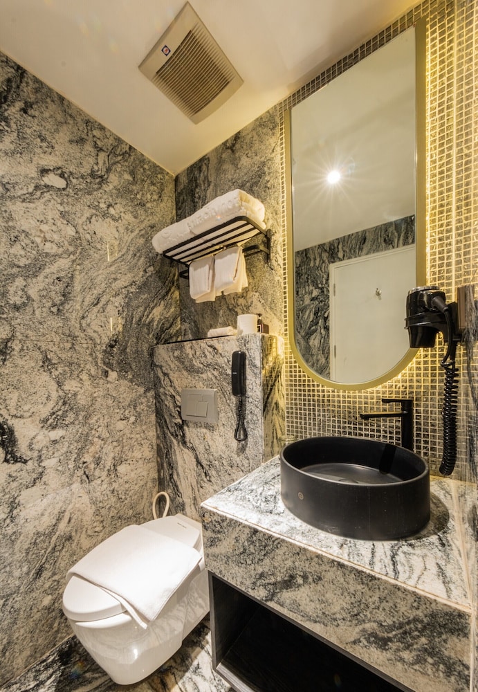 Royal Suite - Photo 7