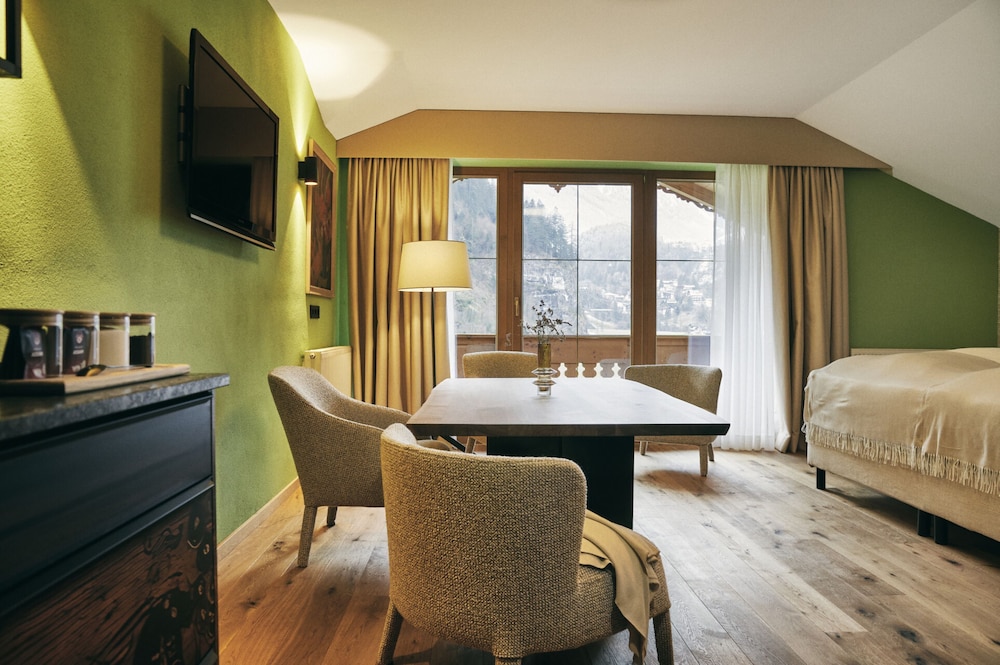 Deluxe Studio Suite