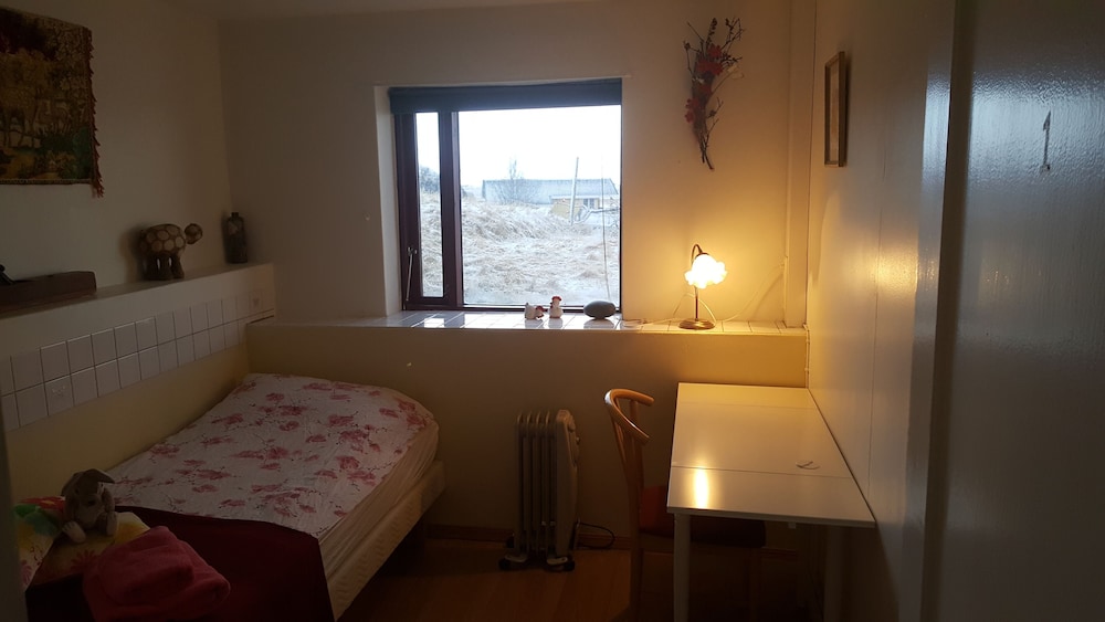 Standard Single Room, Shared Bathroom (Room 1) photo 2