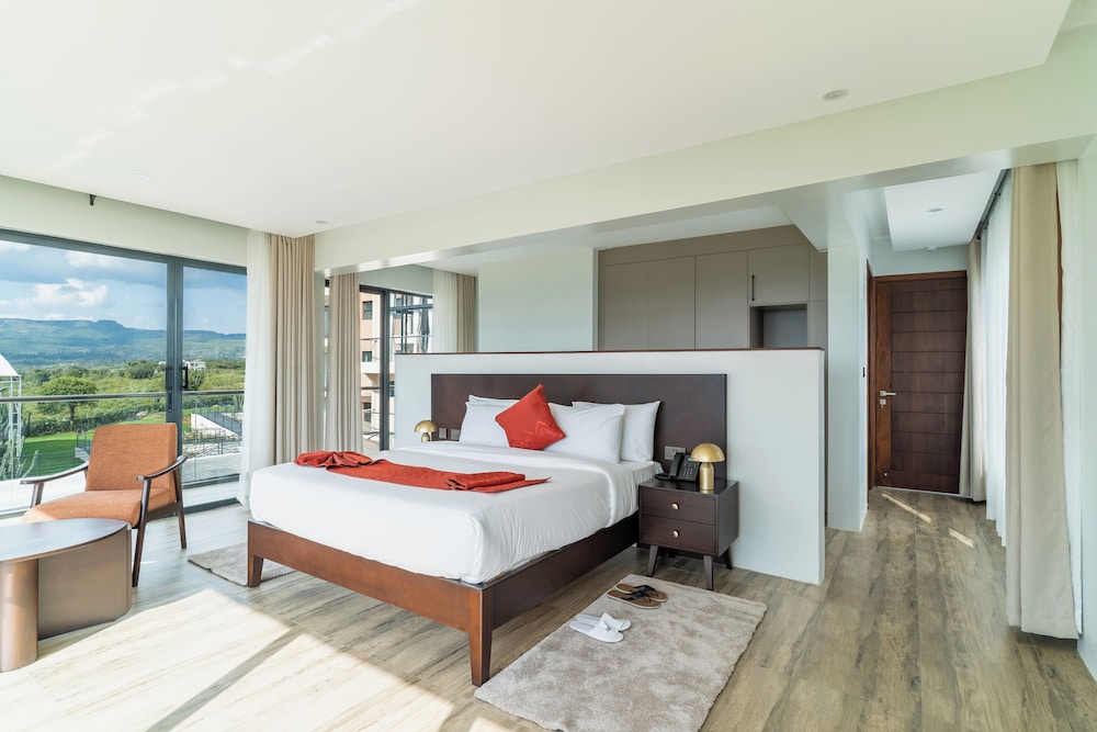 Premium Apartment, 1 Bedroom, Balcony, Lake View photo 3