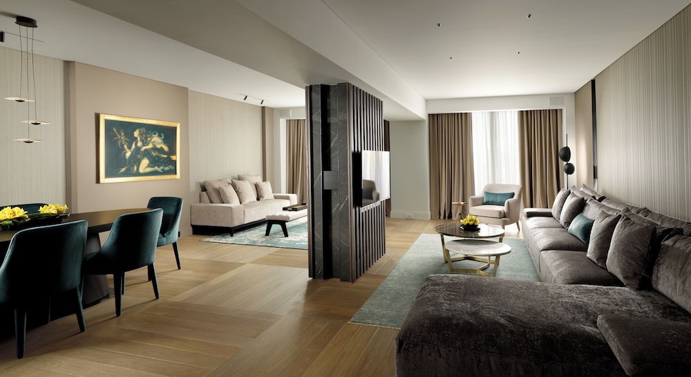 Presidential Suite thumbnail 5