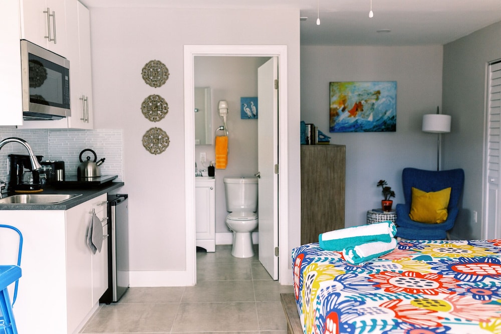 Superior Queen Studio w/ Patio & Kitchenette