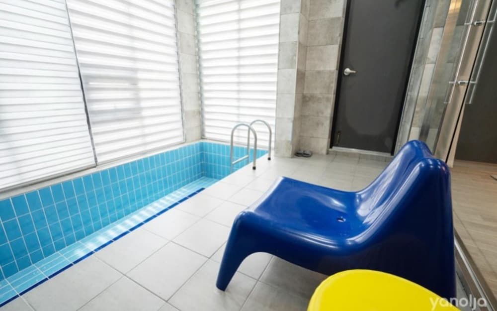 Room (103 Pool Villa)