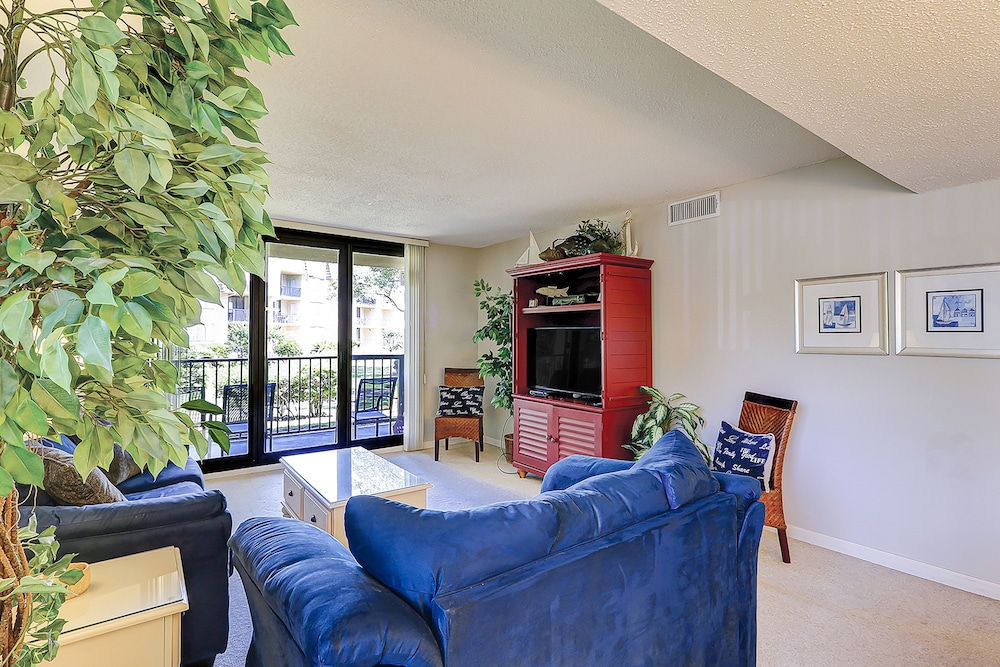 Condo, 2 Bedrooms photo 2