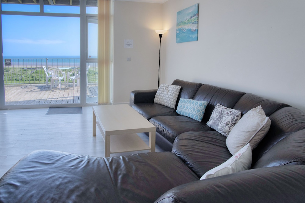 Apartment (2 Bedrooms) photo 2