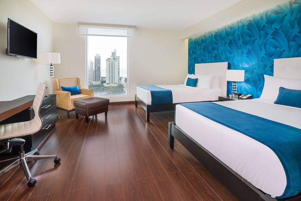 Deluxe Room, 2 Double Beds, City View