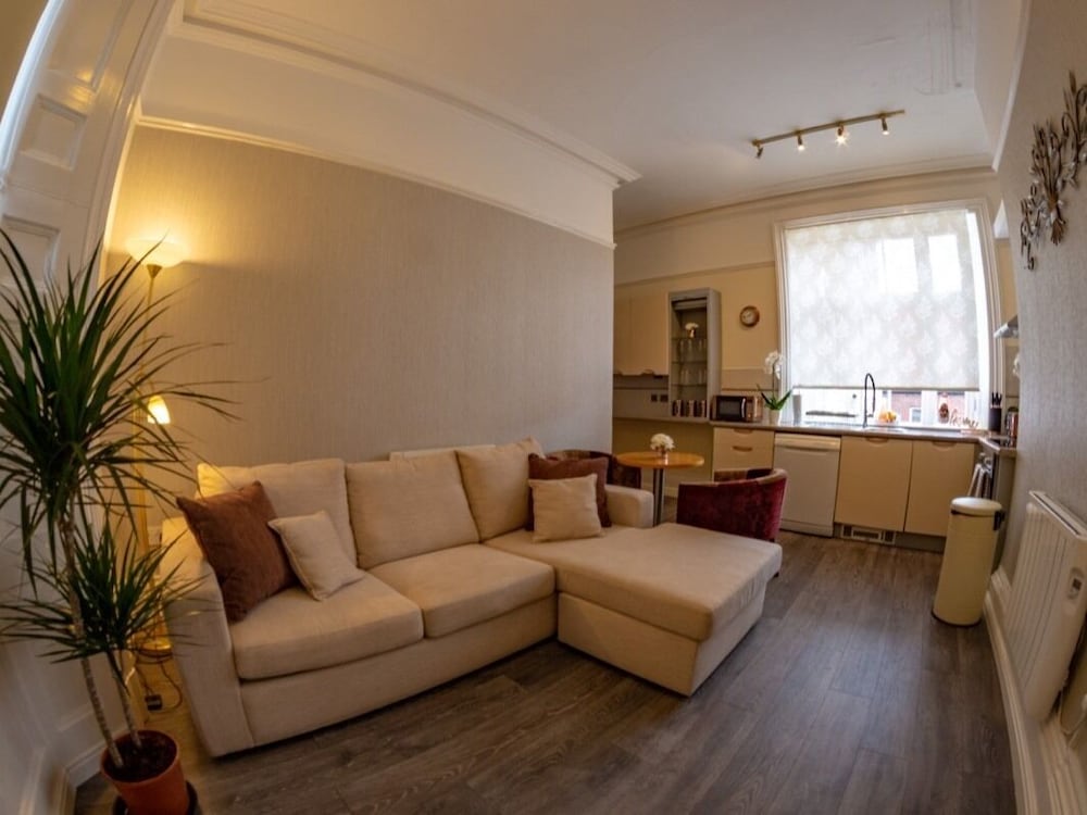 Basic Apartment, Private Bathroom, City View photo 2