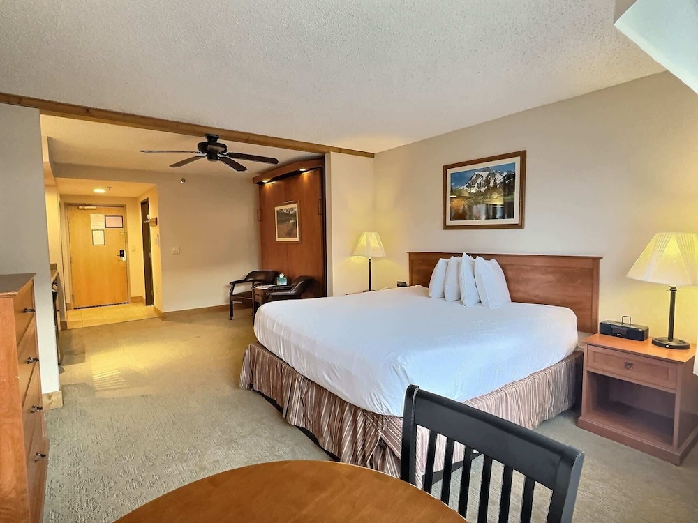 Signature Studio, Multiple Beds No Resort Fee