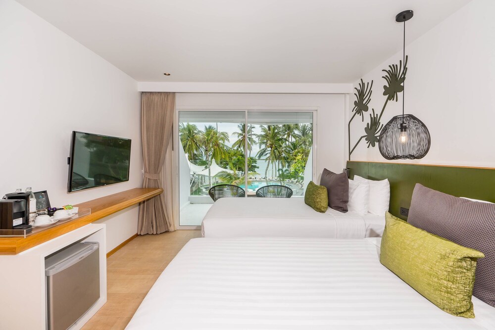 Deluxe Twin Room With Seaview - Photo 3