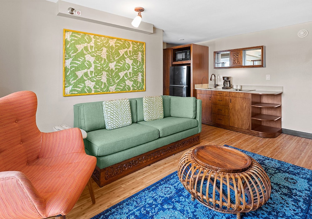 Suite, 1 Bedroom, Kitchenette, Mountain View - Photo 4