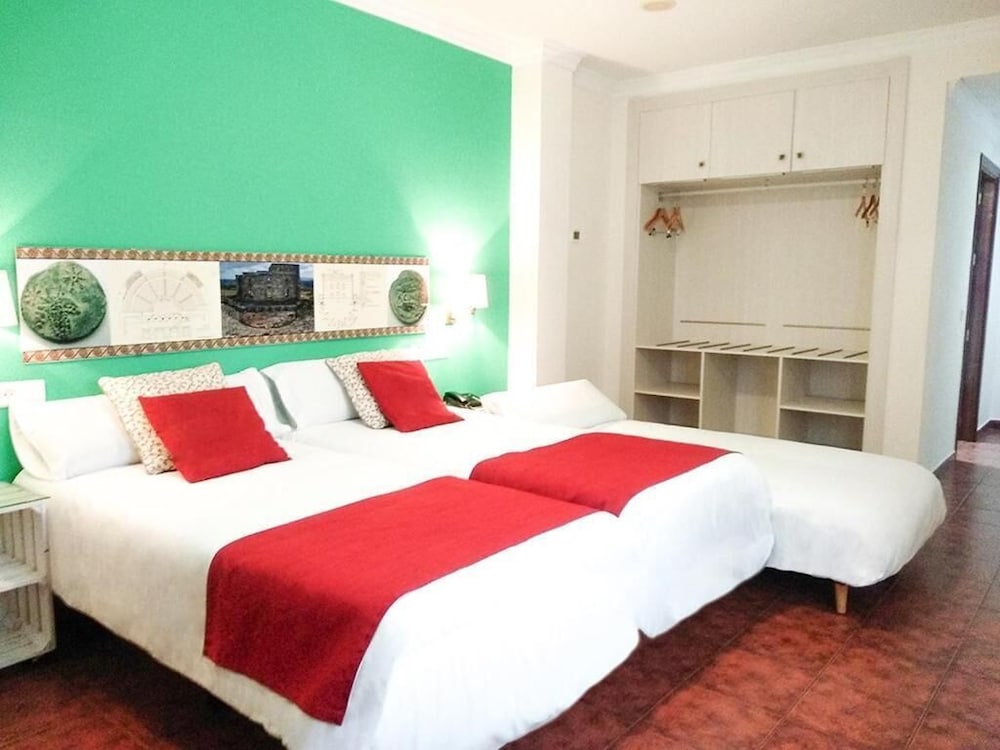 Family Quadruple Room (2 Adults + 2 Children)
