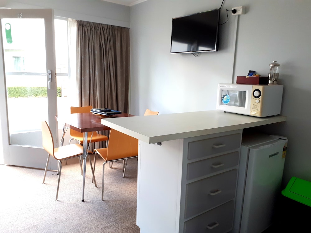 Standard Suite, 1 Bedroom, Non Smoking, Kitchenette photo 3