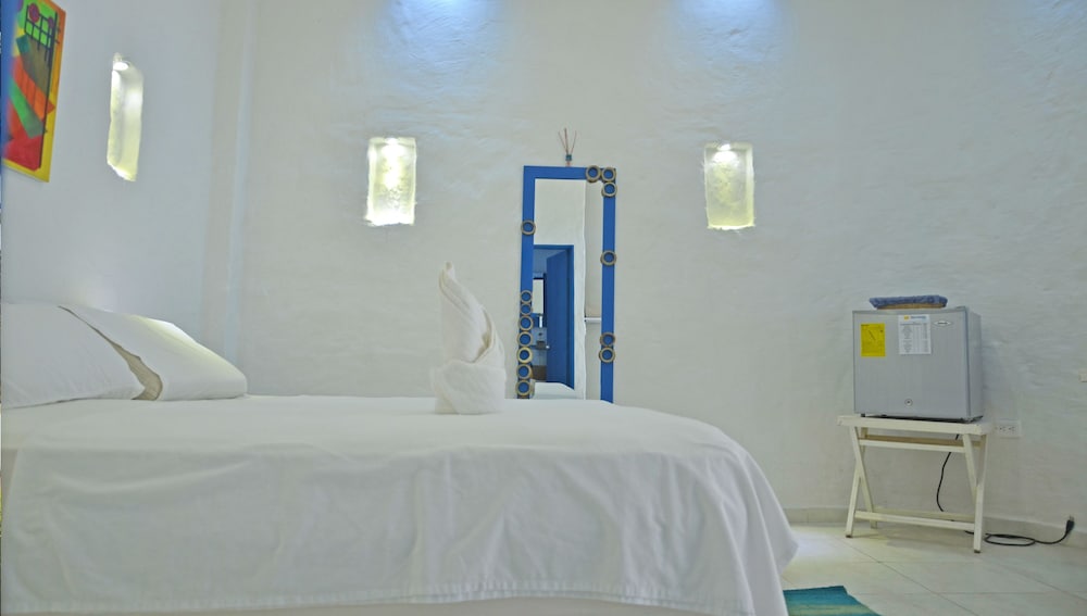 Deluxe Double Room, 1 King Bed, Private Bathroom, Mountain View photo 3
