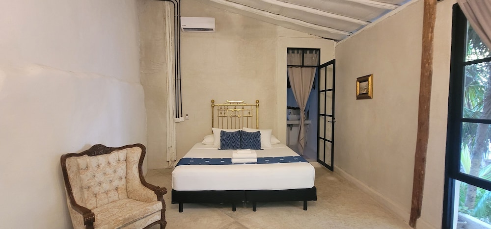 Superior Room King Bed with Balcony