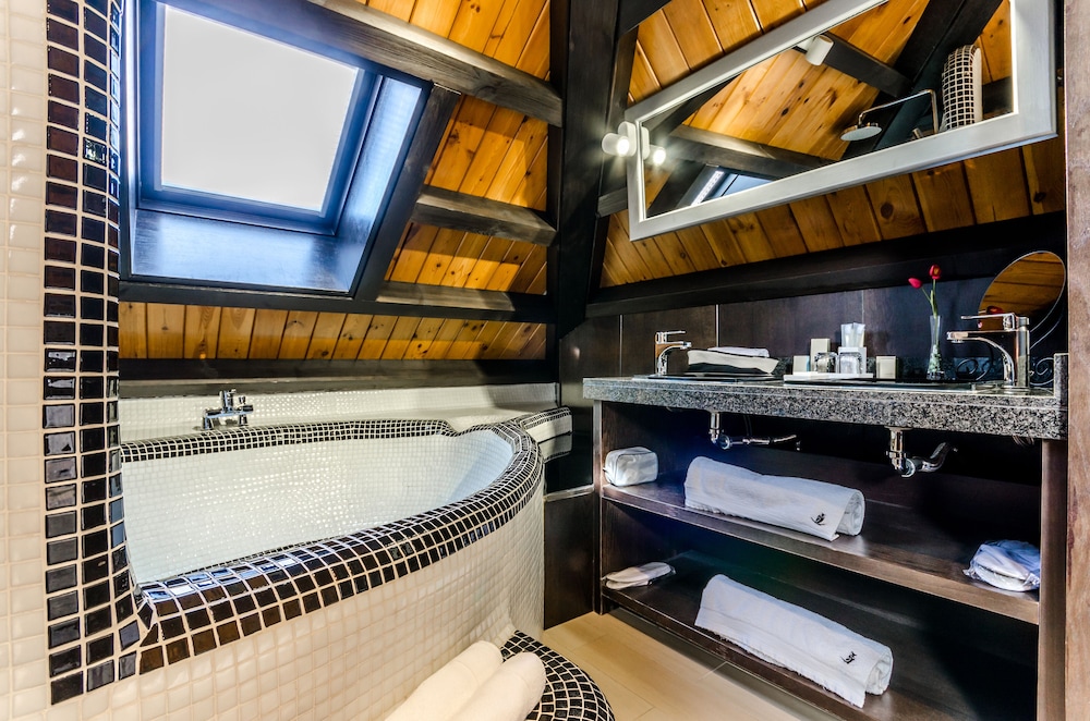Suite - Photo 4