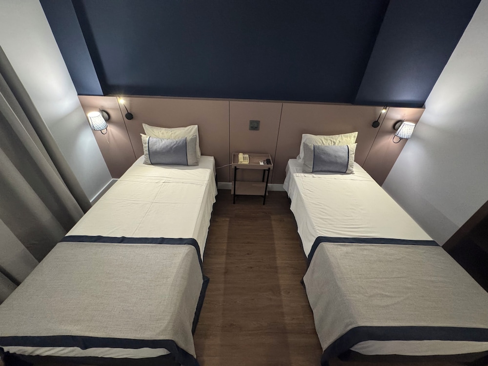 Executive Twin Room - Photo 4