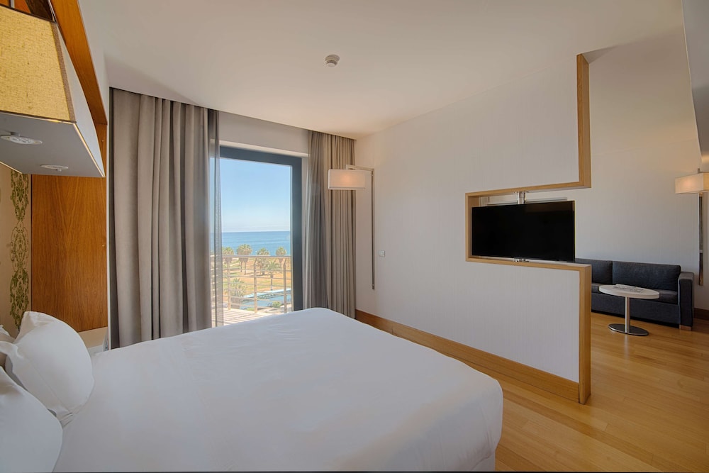 Junior Suite (View, Extra Bed 2 adults + 2 children)
