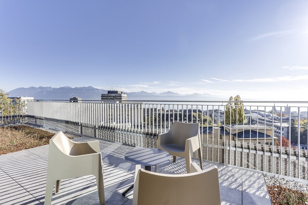 Superior Room, Balcony, Partial Lake View photo 1