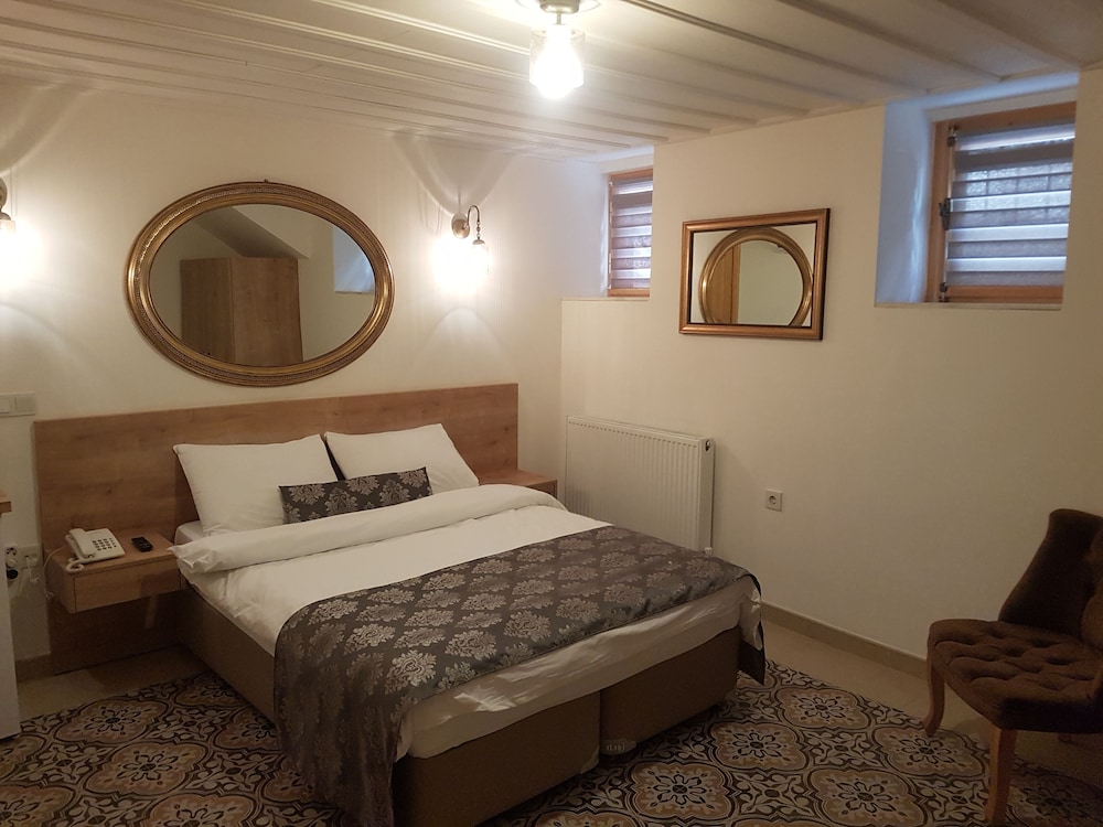 Economy Double Room photo 2